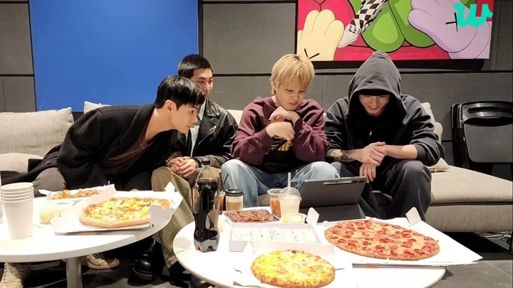 Jungkook Buat V BTS Terpingkal-pingkal Kala Pamerkan Kepala Pelontos