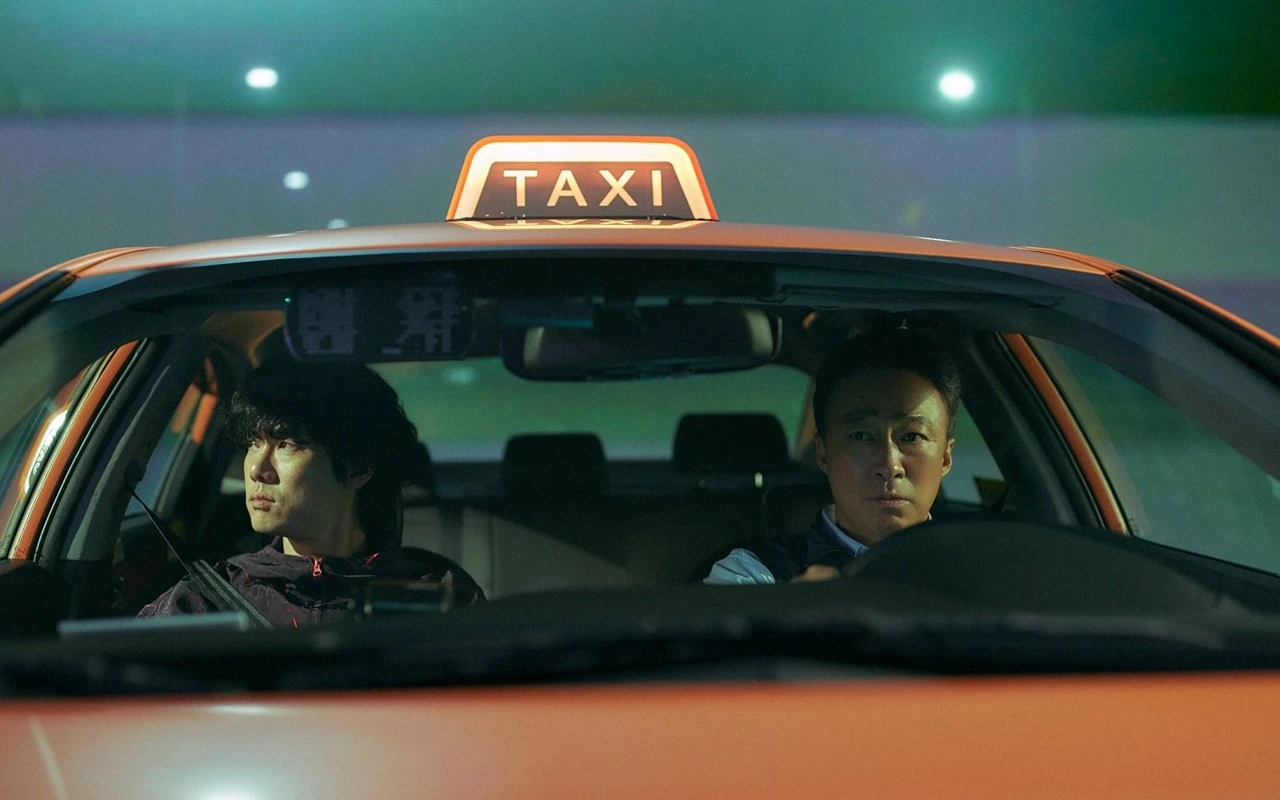 Lee Sung Min Heran Yoo Yeon Seok yang Ganteng Dapat Peran Psikopat di 'A Bloody Lucky Day'