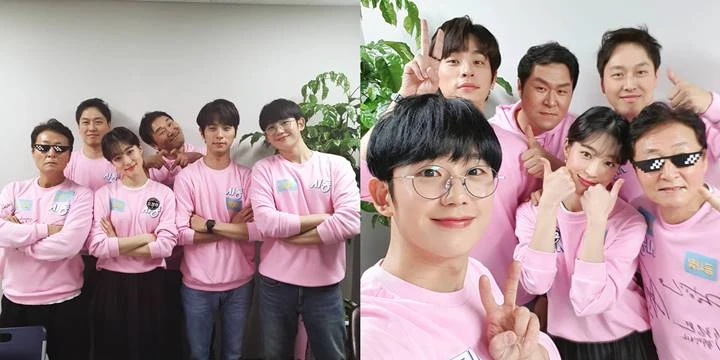 Kompak Pakai Kaos Pink