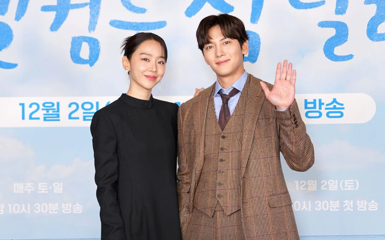 Shin Hye Sun Dibuat Syok oleh Umpatan Ji Chang Wook Saat Syuting 'Welcome to Samdal-ri'