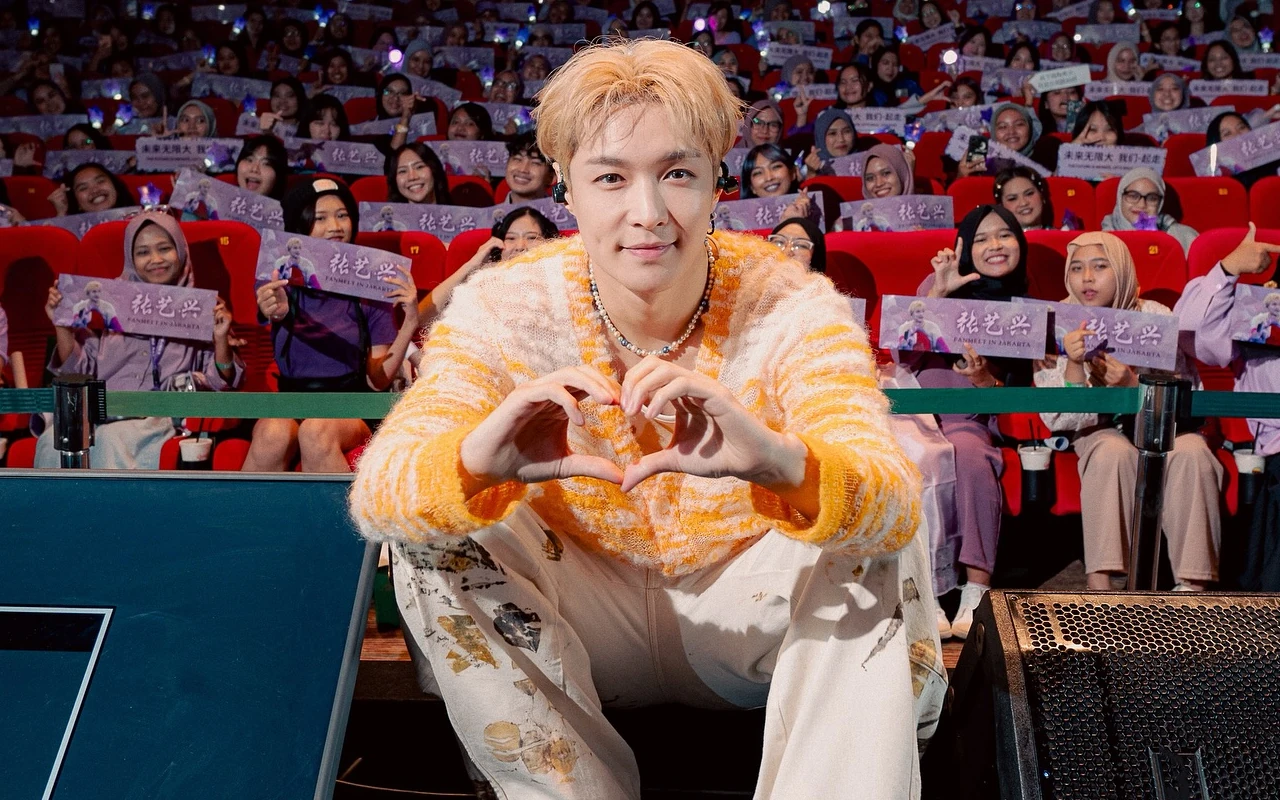 Lay Zhang Tunjukkan Dukungan ke EXO dengan Ikut Tren TikTok Dance Terbaru