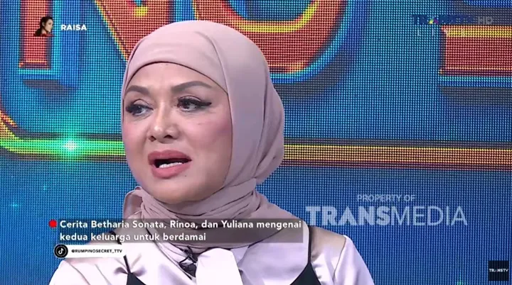Leon Dozan Kaget Saat Tahu Sang Ibu Sujud di Kaki Ibunda Rinoa Aurora