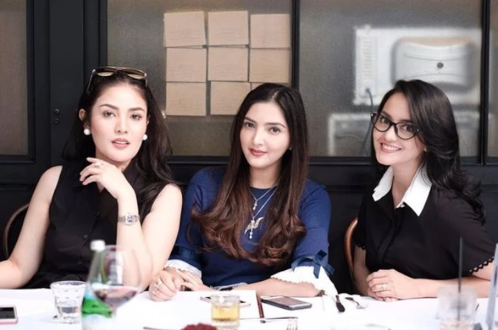 Lepas Sedih Bareng Bestie