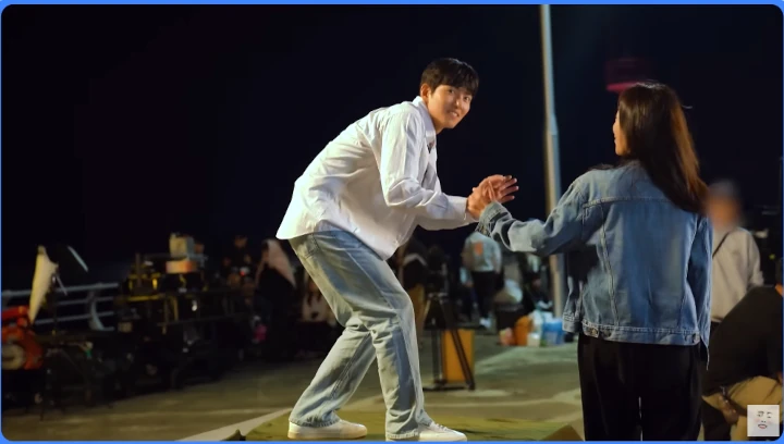Ji Chang Wook Gagal Jahili Shin Hye Sun di Vlog Syuting \'Welcome to Samdal-ri\'