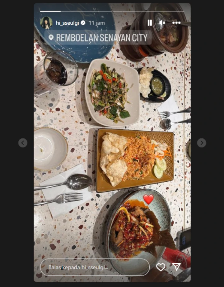 Red Velvet Sempat Nongkrong di Resto Lokal Usai Tampil di Jakarta