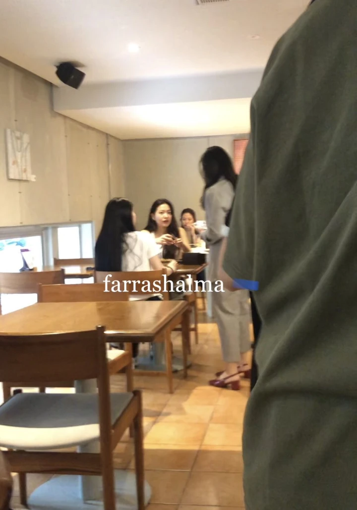 Red Velvet Sempat Nongkrong di Resto Lokal Usai Tampil di Jakarta