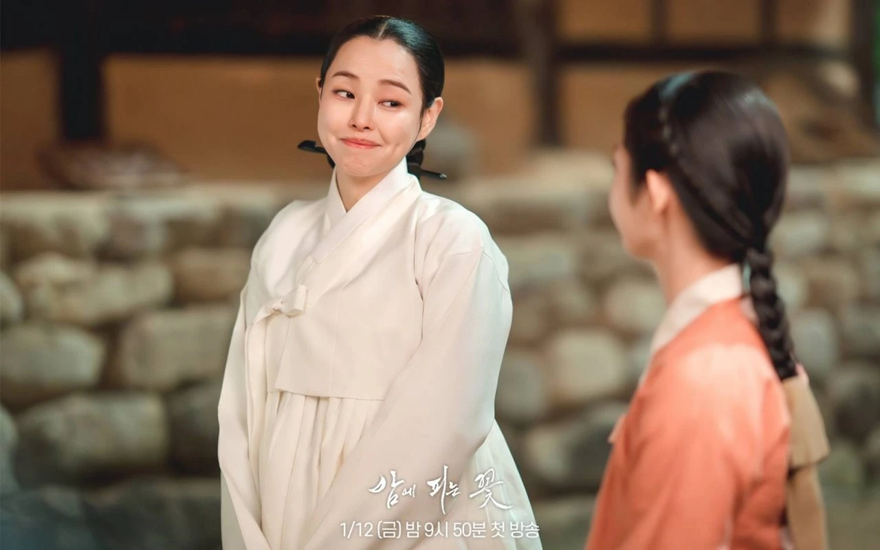 Teaser 'Knight Flower' Kuak Sisi Kocak di Balik Sikap Serius Honey Lee