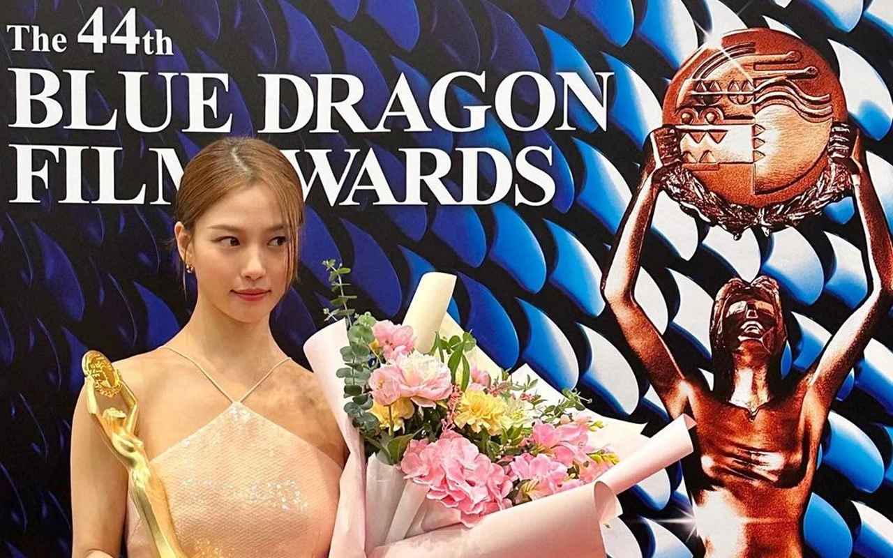 Go Min Si Hampir Lakukan Kesalahan Fatal Kala Terima Piala di Blue Dragon Film Awards 2023