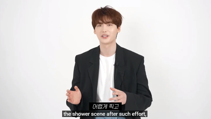 Lee Jong Suk Kenang Momen Bahagia Usai Syuting Adegan Mandi di \'Doctor Stranger\'