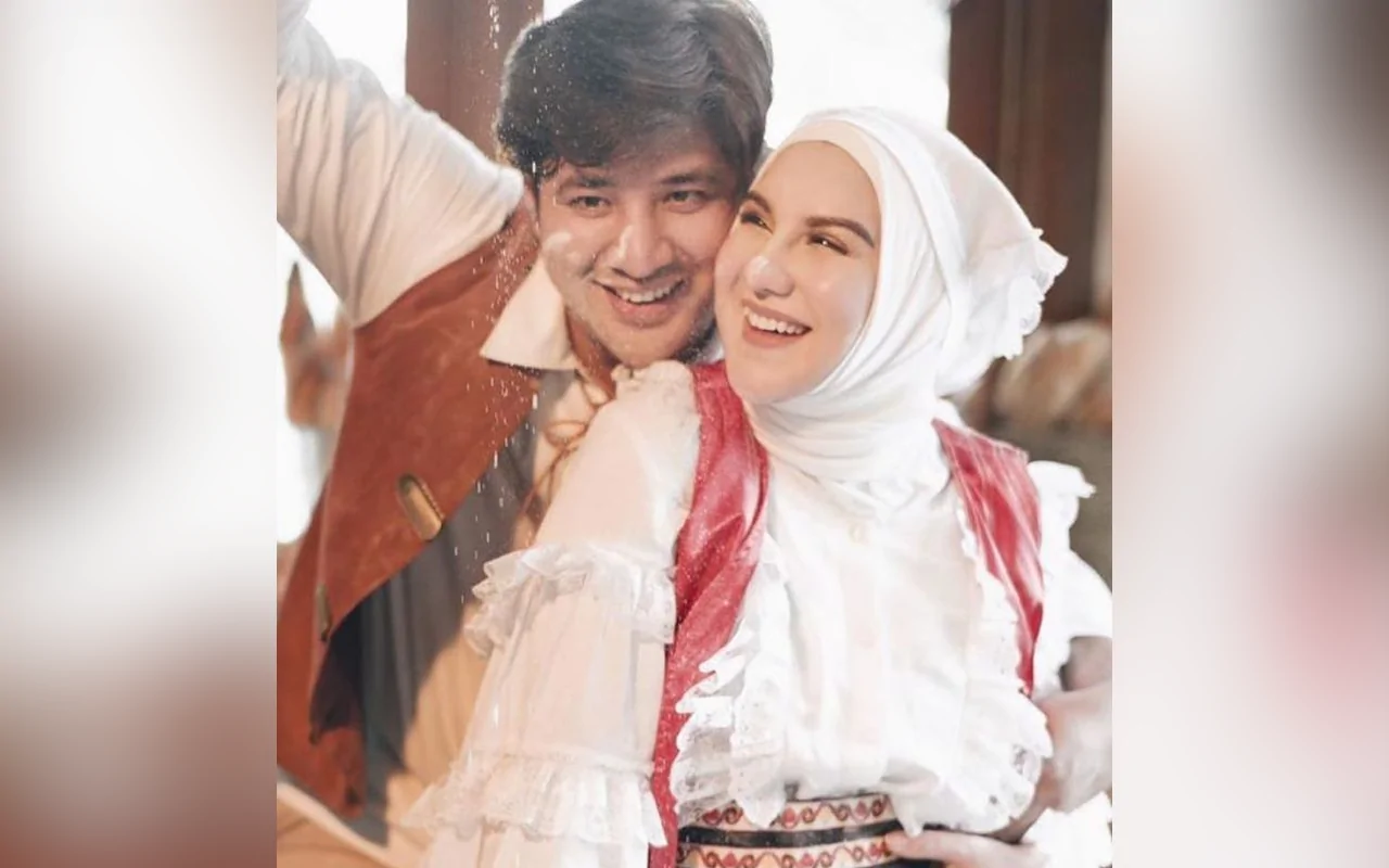 Irish Bella Bersikap Positif Saat Ammar Zoni Diduga Stres Berat
