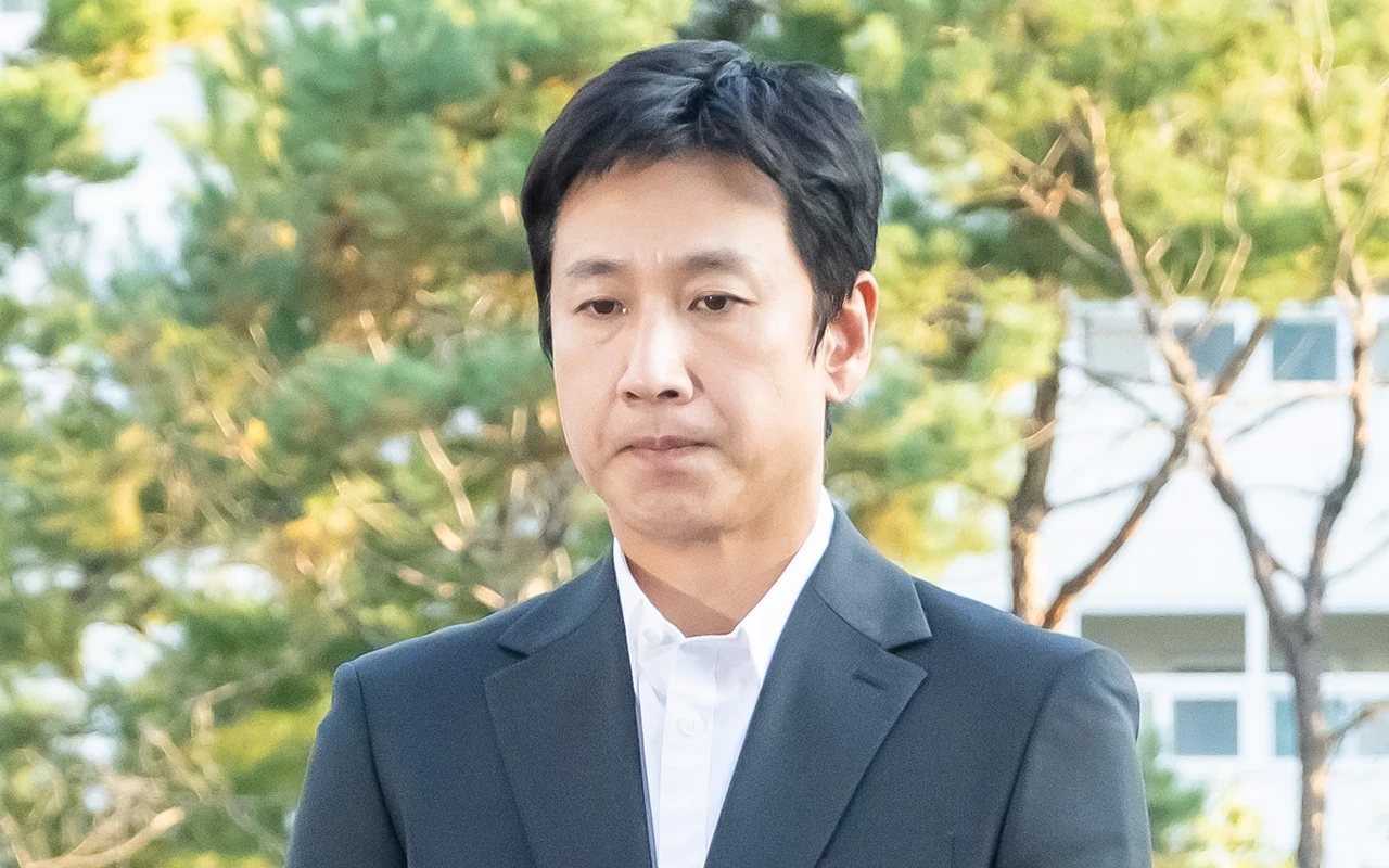 Lee Sun Kyun Pinta Polisi Pakai Pendeteksi Kebohongan ke Madam Klub