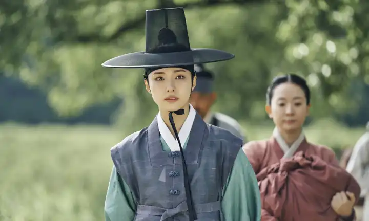 Shin Se Kyung Favoritkan Visualnya Sebagai Pria di \'Captivating the King\'