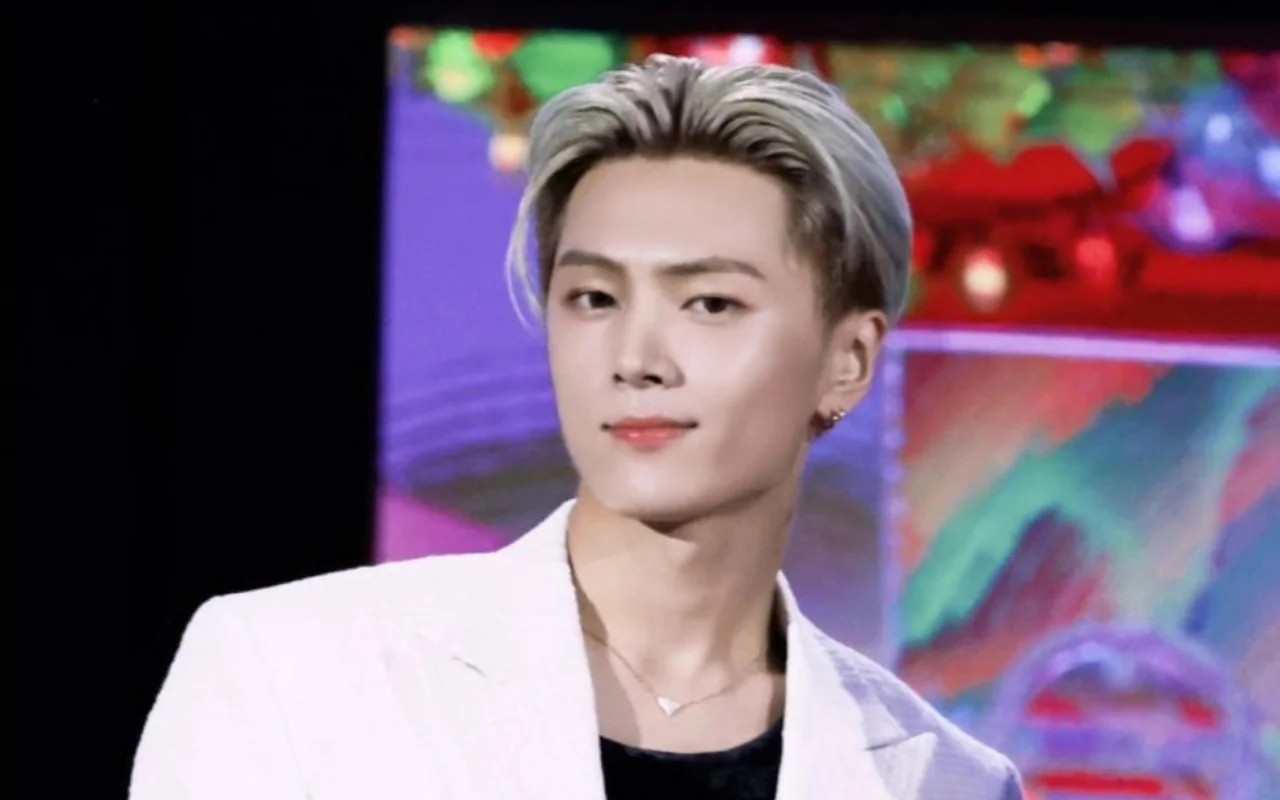 Jay ENHYPEN Bikin Heboh Usai Debutkan Warna Rambut Baru di Depan Publik