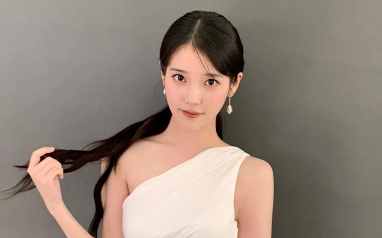 IU Move On dari Gaya Anggun di Milan Fashion Week 2024
