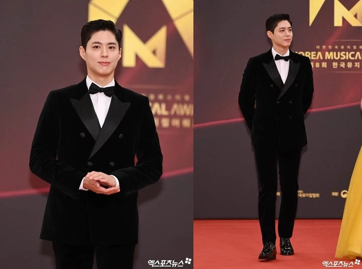 Park Bo Gum Perdana Hadiri Ajang Penghargaan sebagai Aktor Musikal
