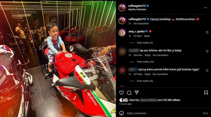 Rayyanza Cipung Pose Jadi Pembalap Handal