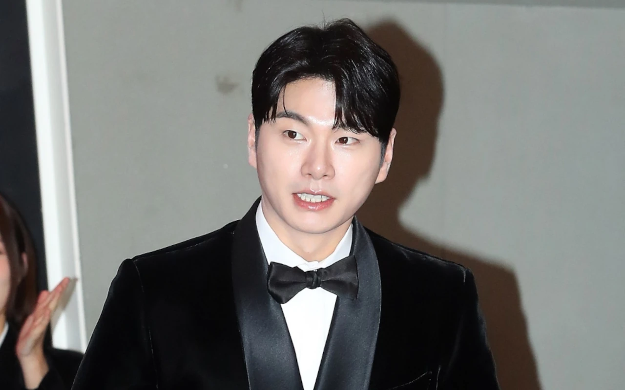 Lee Yi Kyung Sering Minta Maaf saat Kelakuan Park Min Hwan Dikritik Pemain 'Marry My Husband'