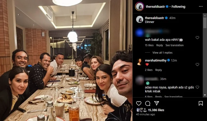 Dian Sastro Dinner Bareng Reza Rahadian cs