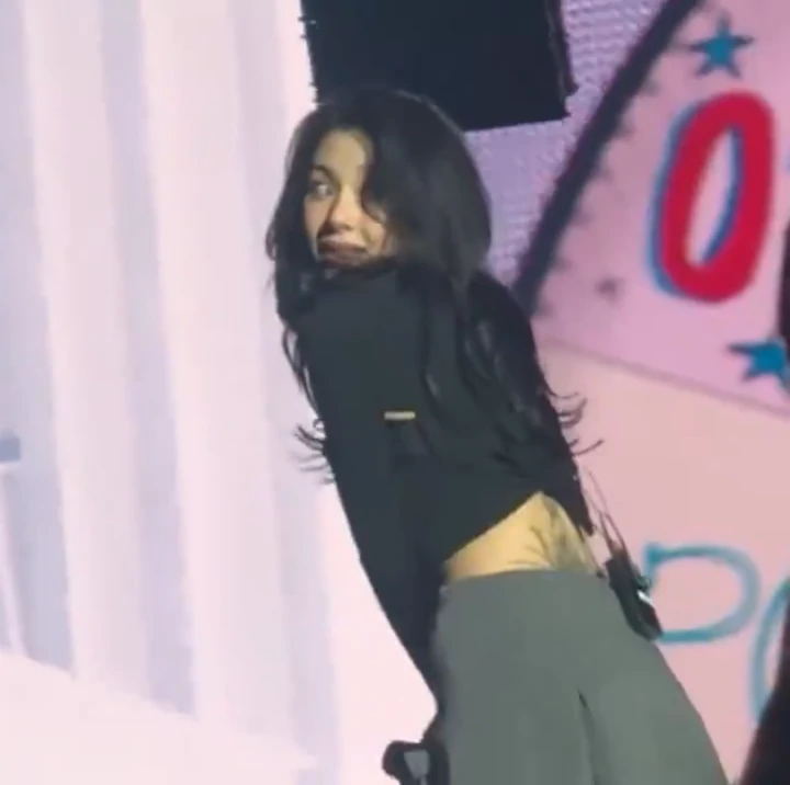 Chaeyoung TWICE Ekspos Tato Jumbo di Area Tersembunyi saat Konser \'Ready to Be\'