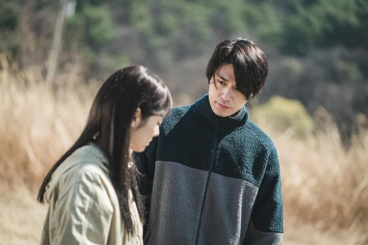 Kim Hye Jun Kuak Lee Dong Wook Tipe Tsundere saat Syuting \'A Shop for Killers\'