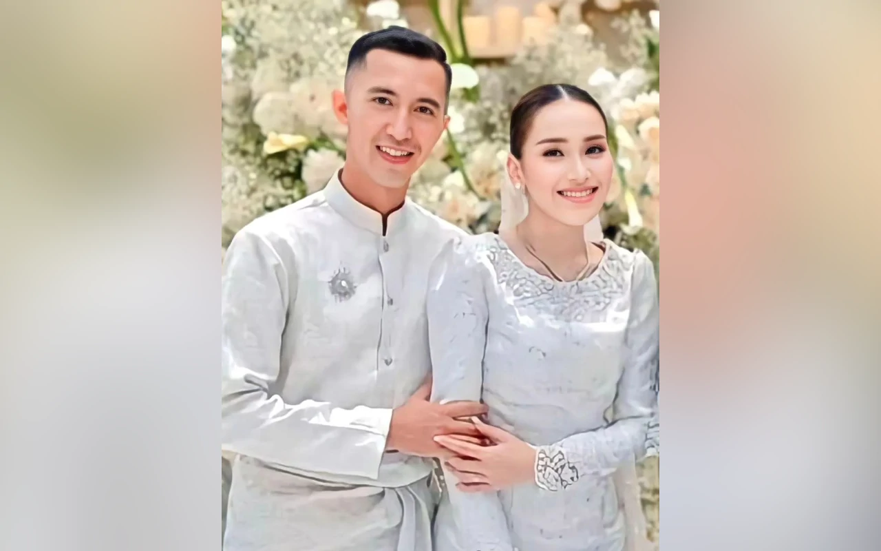 Calon Suami Ayu Ting Ting Perdana Pajang Foto Lamaran Usai Buka Gembok IG