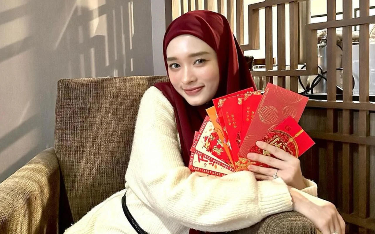 Inara Rusli Spill Foto Tampan Ayah Keturunan Tionghoa usai Perayaan Imlek Dipertanyakan