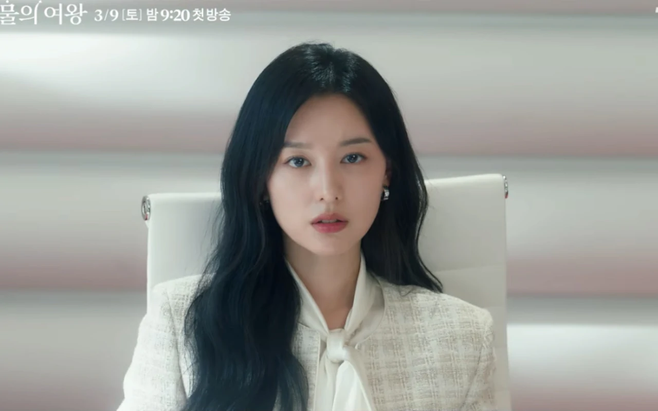 Visual Kim Ji Won Dipadukan Outfit Mewah di 'Queen of Tears' Dianggap