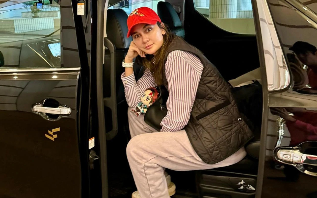 Luna Maya 'Terdeteksi' Memilih Capres? Kode-Kode Misterius Bikin Geger!
