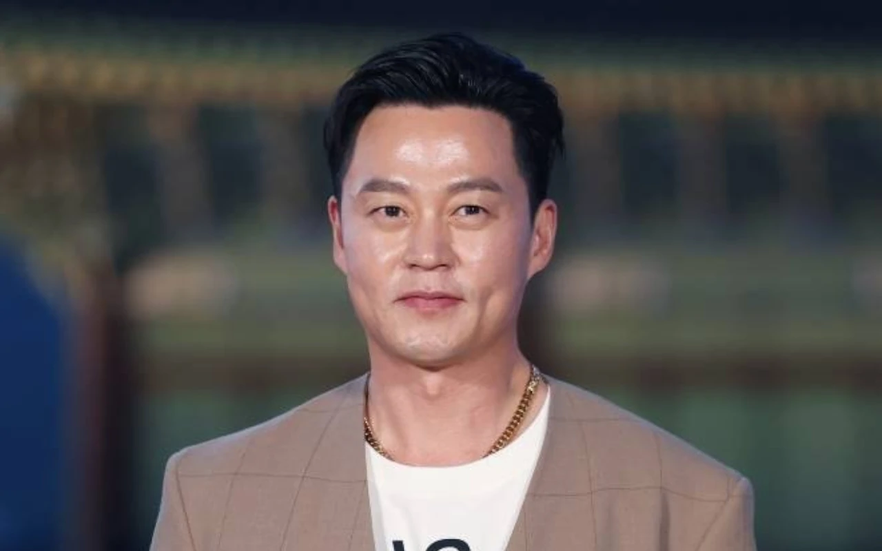 Lee Seo Jin Terseret Skandal Aktor Ghosting Pacar usai Minta Foto Tak Senonoh