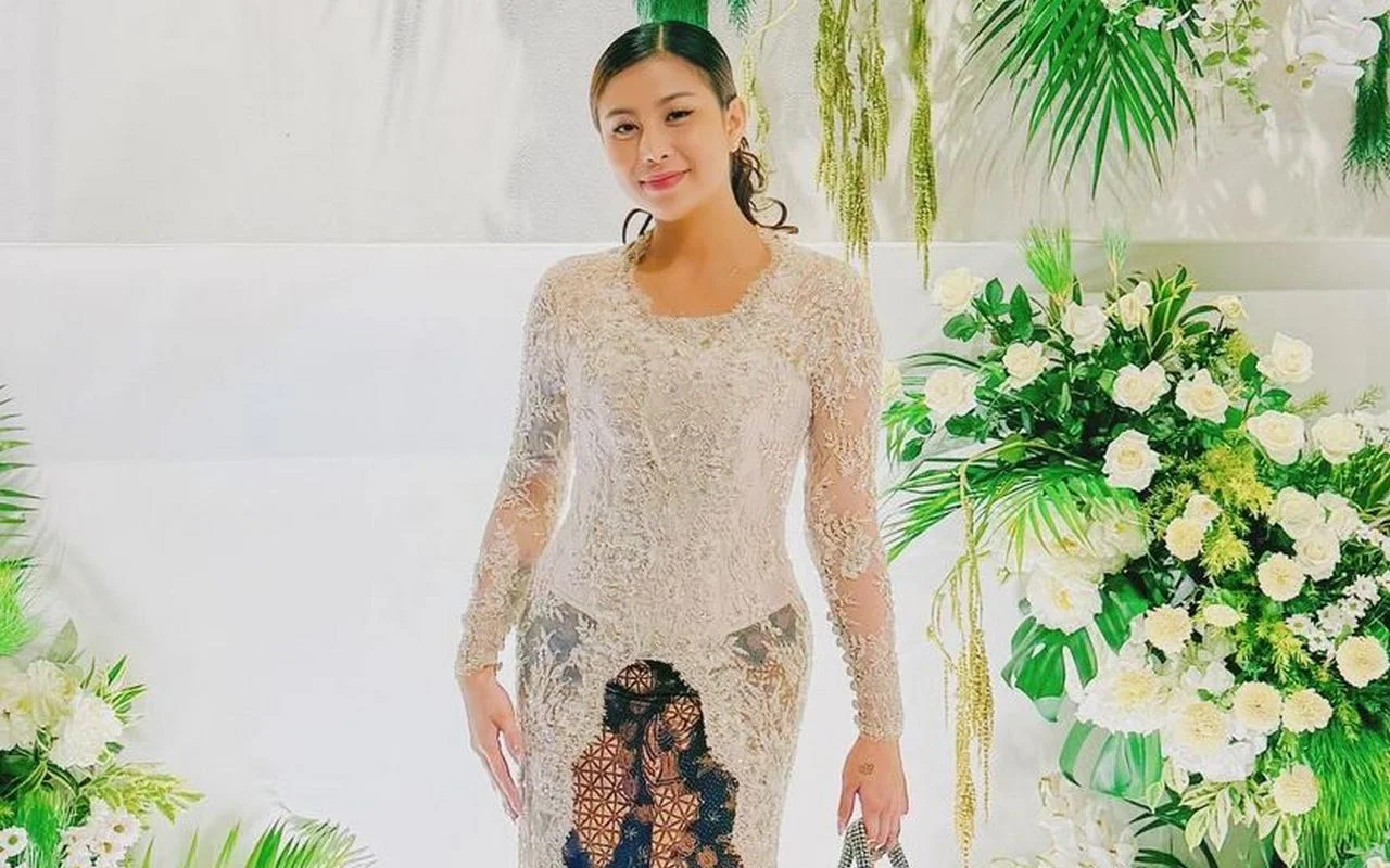 Awkarin Kepergok Fitting Gaun Pengantin Diduga Bakal Segera Nikah 