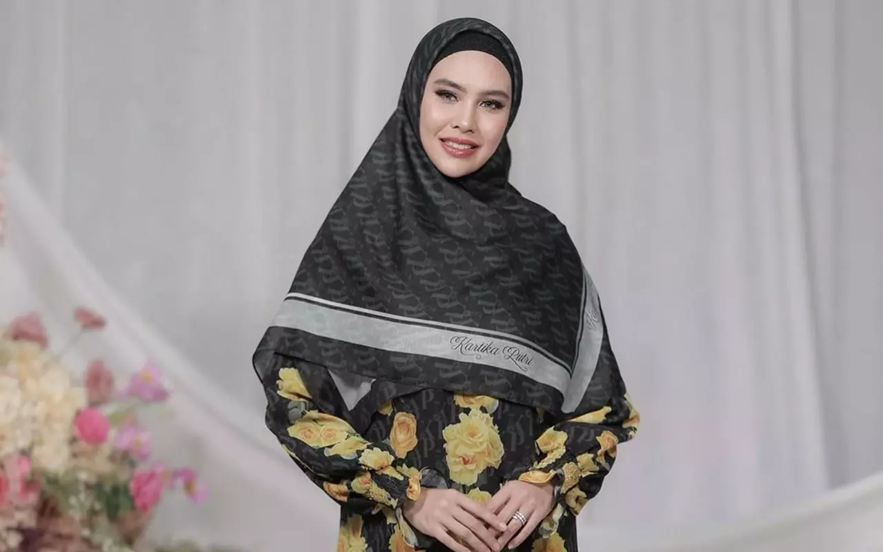 Kartika Putri Singgung Adab dan Akhlak Saat Pajang Foto Bareng Suami