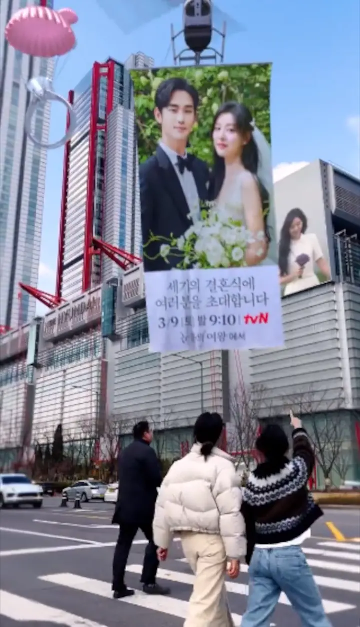 Skala Promosi Drama Kim Soo Hyun \'Queen of Tears\' yang Libatkan Helikopter Buat Syok