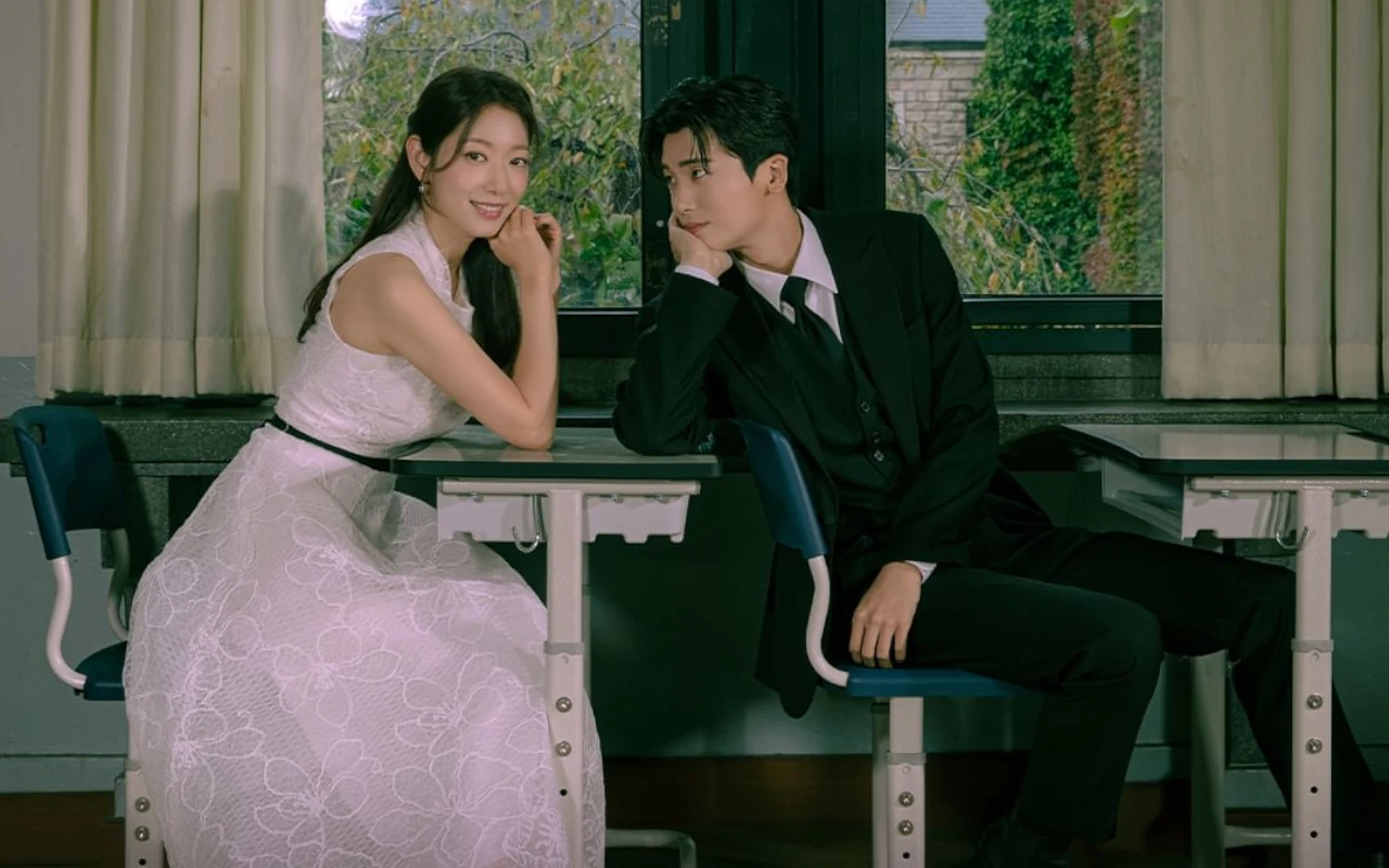 Potret Prewedding Park Shin Hye & Park Hyung Sik di 'Doctor Slump' Picu Pro Kontra