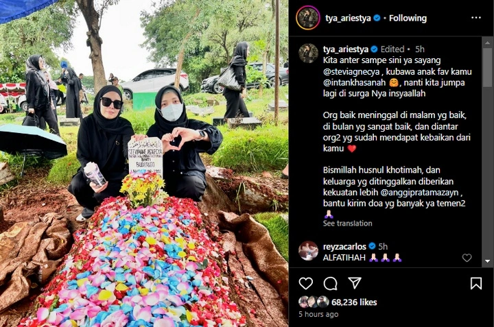 Makam Stevie Agnecya Dikunjungi Tya Ariestya dan Anak Favorit