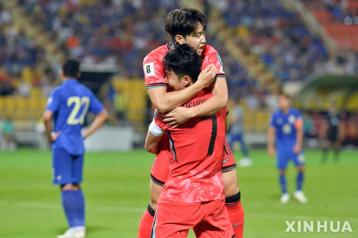 Son Heung Min dan Lee Kang In Pelukan Tanda Baikan usai Sempat Adu Jotos