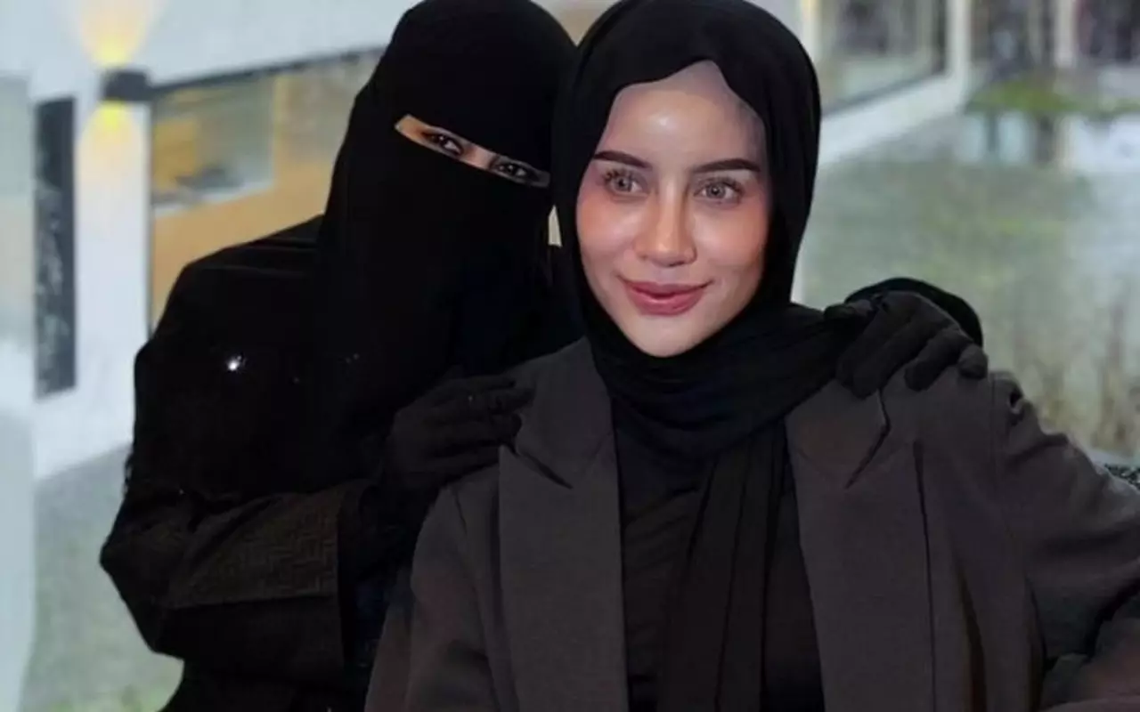 Umi Pipik Doa Khusus untuk Aghnia Punjabi Seraya Singgung Kelakuan Biadab Suster Anak Sang Selebgram