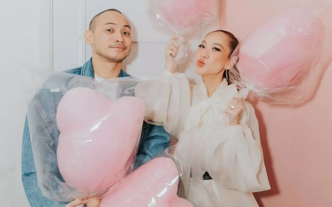 Suami BCL Tampil Makin Kece Kala Ikut Hadiri Acara Bergengsi