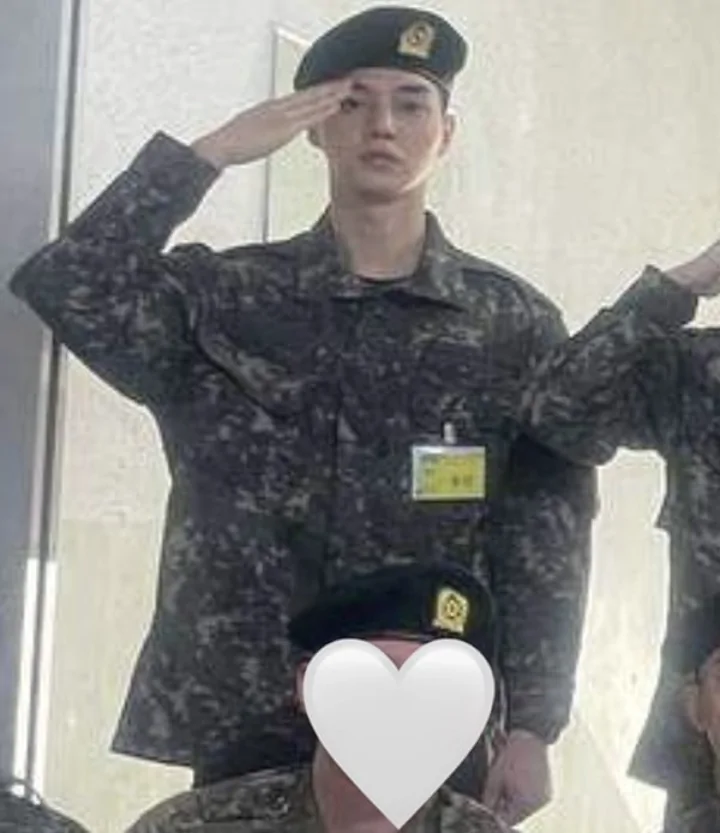 Visual Song Kang dan Hwang Minhyun dengan Seragam Tentara Tuai Raksi Heboh