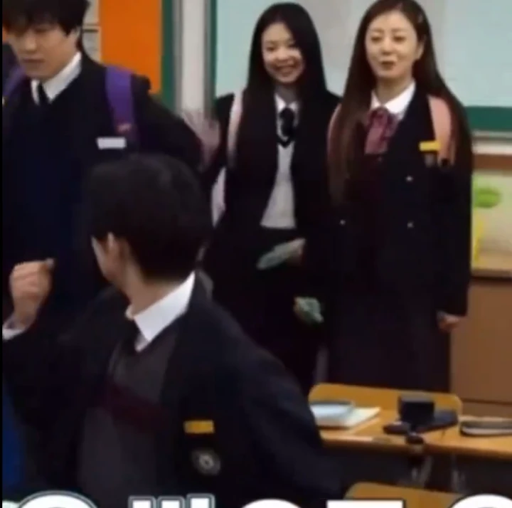Jennie BLACKPINK Dikacangin Yeonjun TXT di \'Apartment 404\'