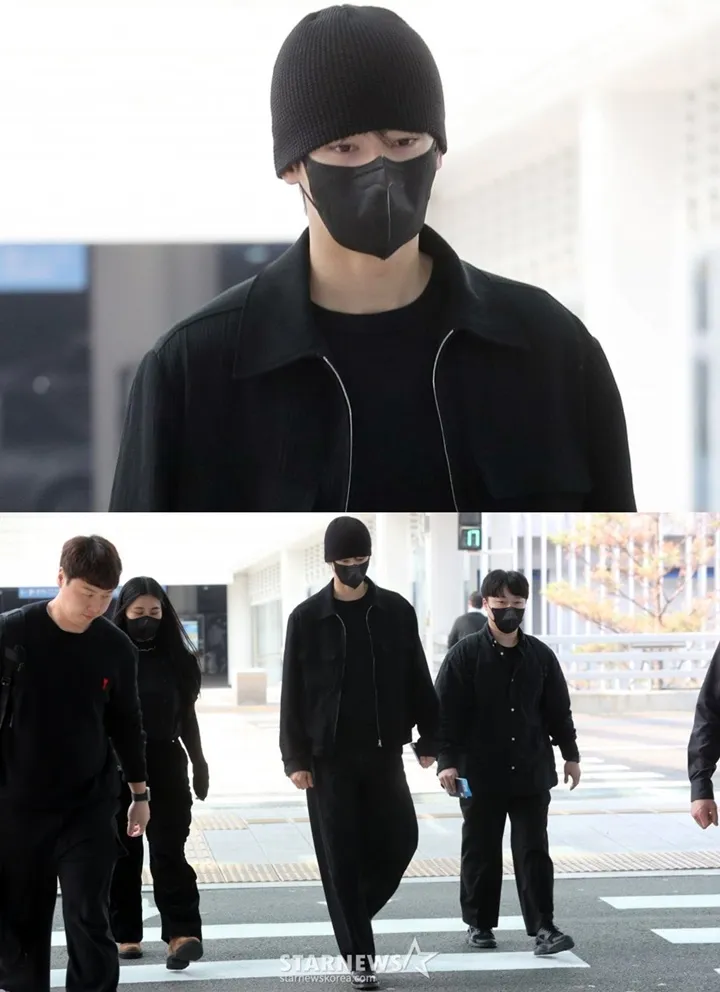 Cha Eunwoo dan Staf Tampil Serba Hitam saat OTW Jakarta Diduga untuk Kenang Moonbin