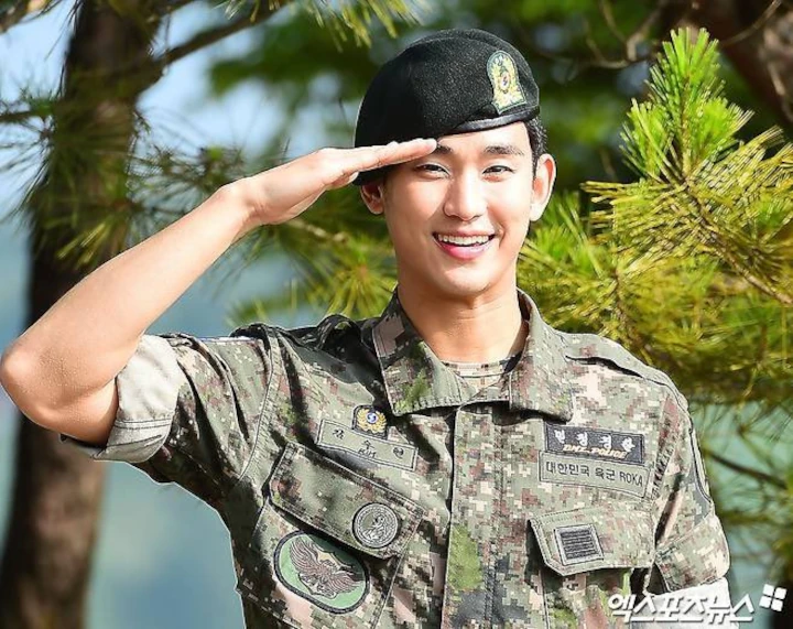 Kim Soo Hyun Pamitan Wamil Jelang Pesta Perpisahan \'Queen of Tears\'