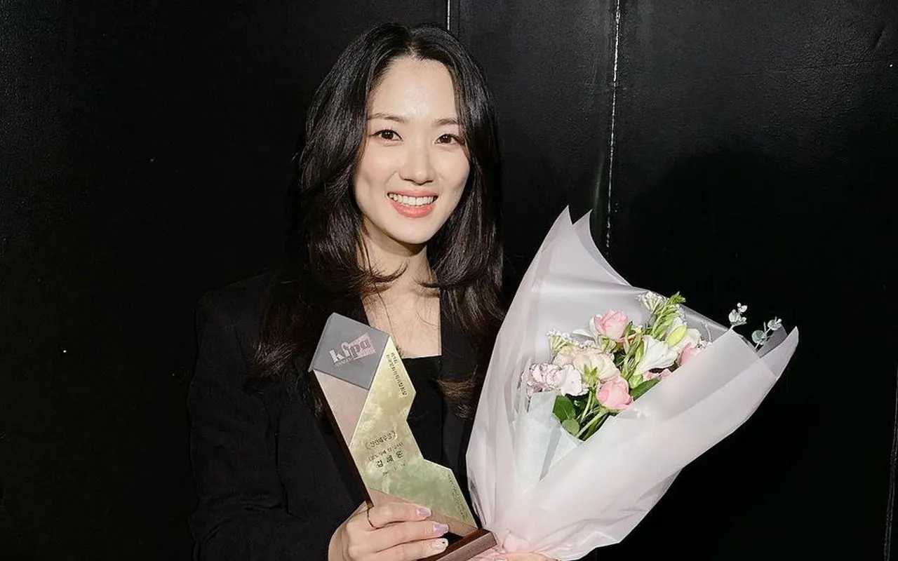 Potret Cantik Kim Hye Yoon saat Masih Sekolah Beredar Viral