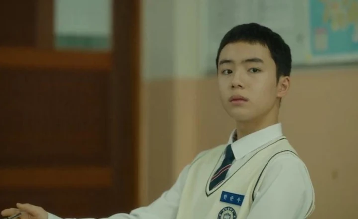 Visual Moon Woo Jin Bintangi \'The Atypical Family\' Dipuji Terlalu Ganteng
