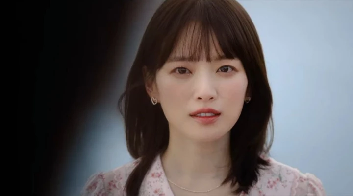 Perilaku Karakter Chun Woo Hee di \'The Atypical Family\' Picu Perdebatan