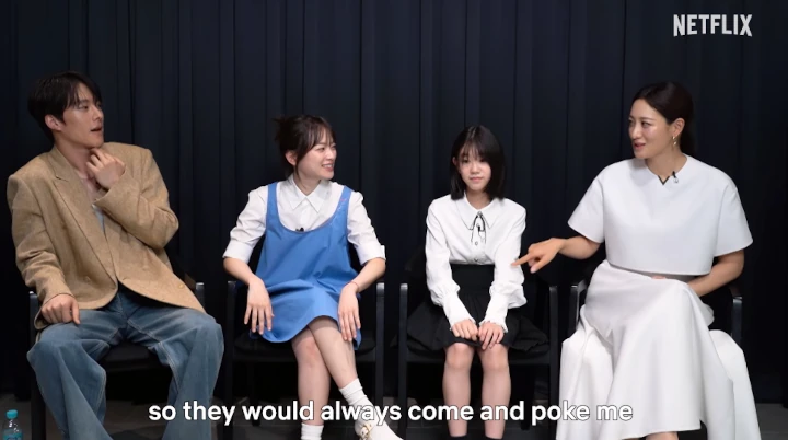 Claudia Kim Sering Dicolek Pemain Gegara Dandanan Bengkak di \'The Atypical Family\'
