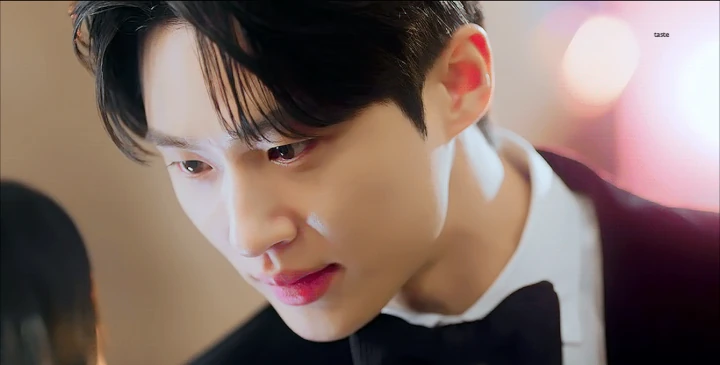 Visual Byeon Woo Seok di Usia 30-an \'Lovely Runner\' Buat Terkejut