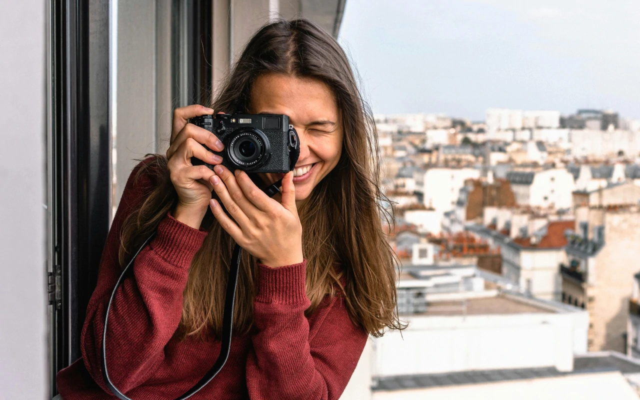 Apa Itu Candid? Memahami Artinya dan Penggunaannya dalam Bahasa Sehari-hari