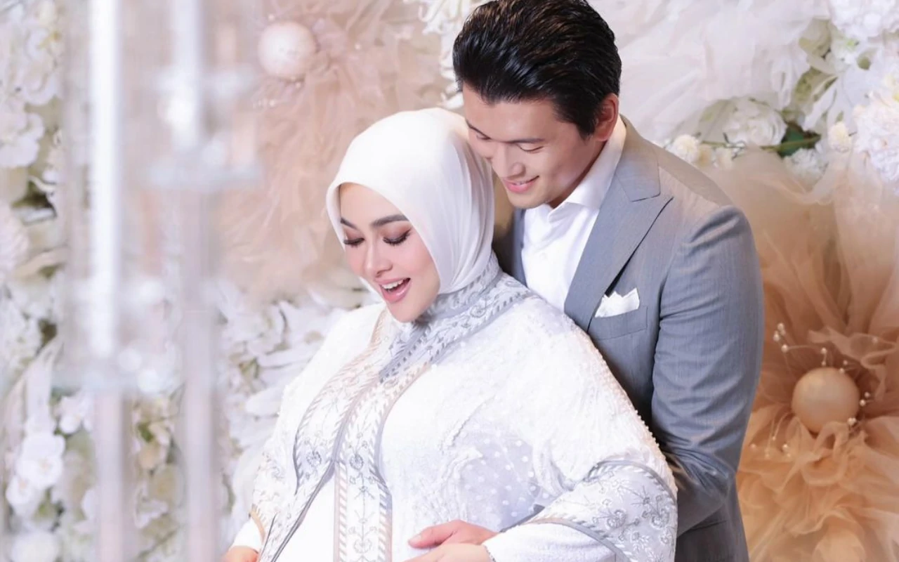 Syahrini Diratukan Reino usai Kegep Pakai Cincin 24 Miliar di Tasyakuran Kehamilan Baby Jepsun