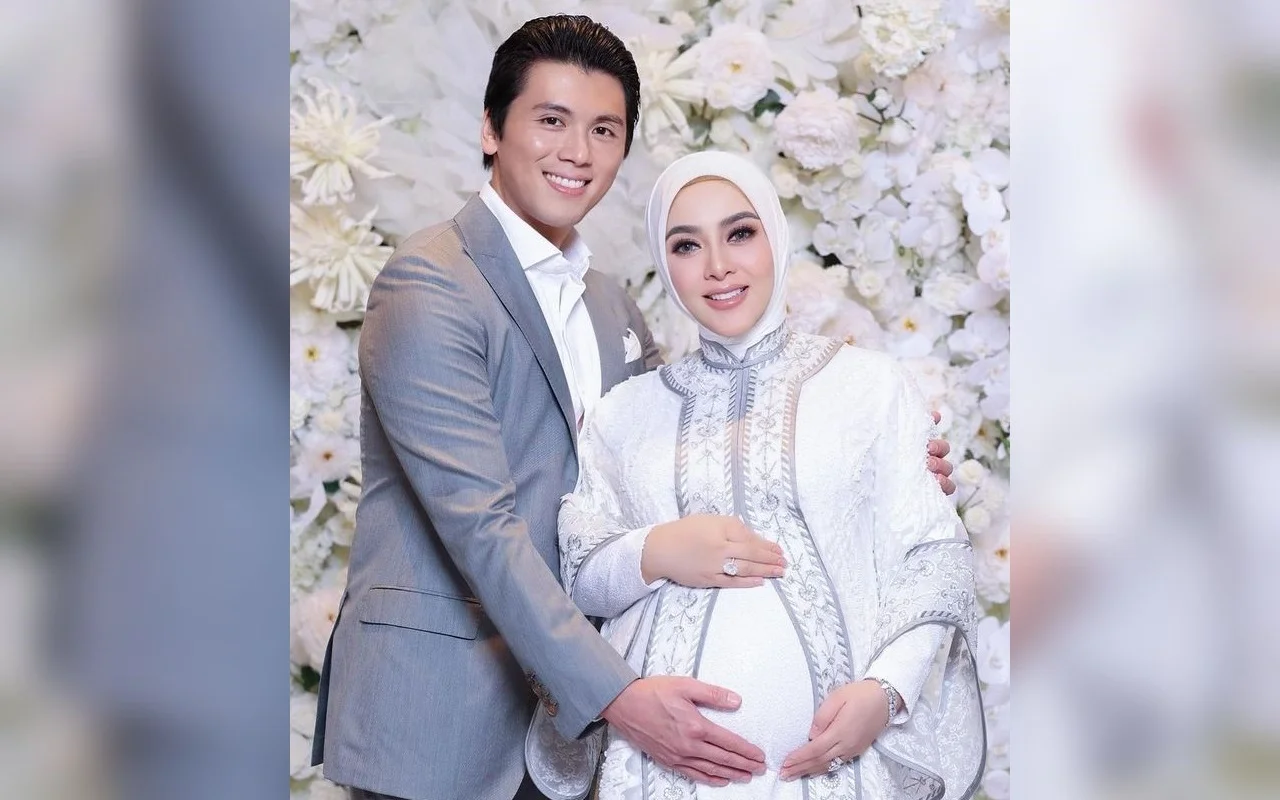 Syahrini Bungkam Haters Lewat Potret Bareng Ayah Reino Barack di Acara 7 Bulanan