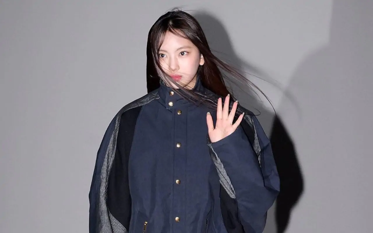 Hyein Nangis Lihat Penampilan NewJeans usai Fotonya Pakai Kruk Viral